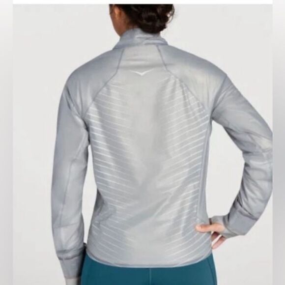 Hoka woman’s performance shield jacket size M - Picture 6 of 8